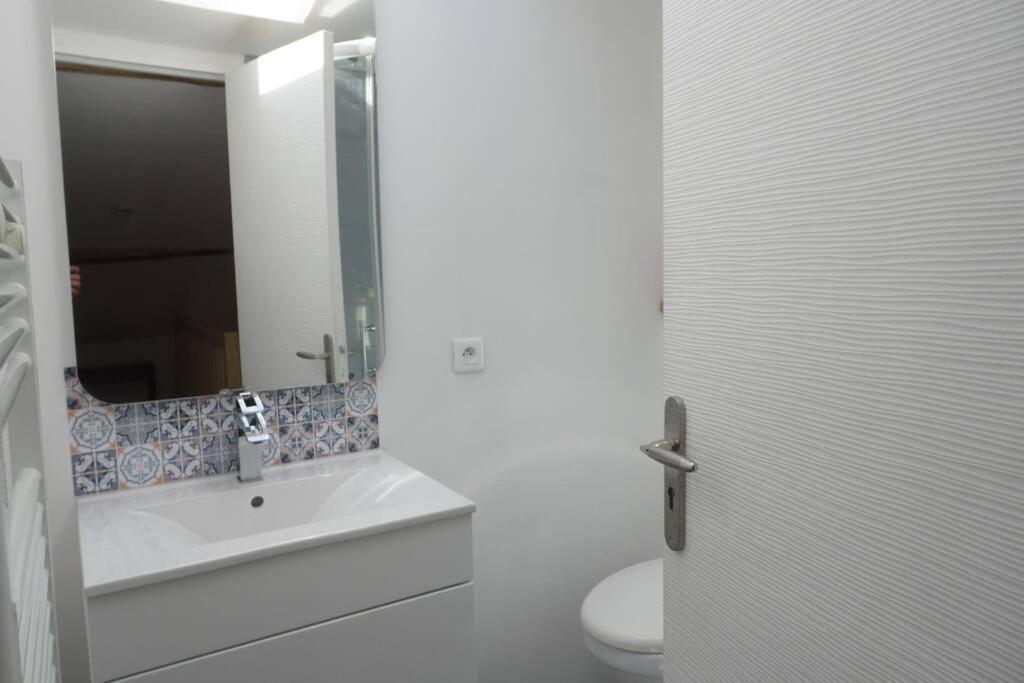 Maisonnette Climatisee Avec Parking Prive Doue-en-Anjou Εξωτερικό φωτογραφία
